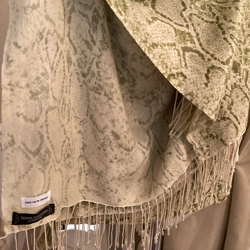 Green and Beige Patterned Shawl
